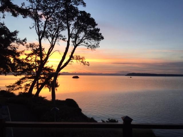 Puget Sound Chic Romantic Cottage With Private Beach Access & Gated Entry Port Ludlow Eksteriør billede