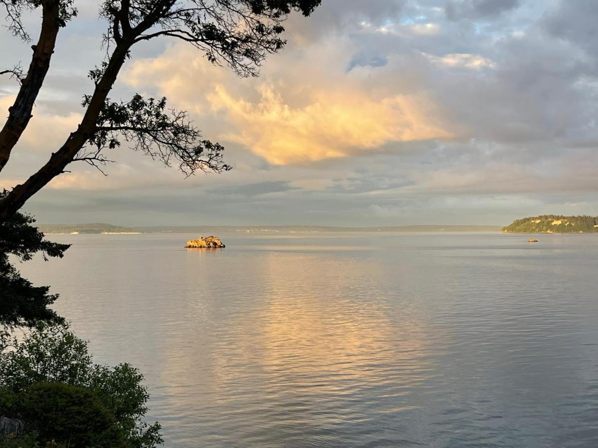 Puget Sound Chic Romantic Cottage With Private Beach Access & Gated Entry Port Ludlow Eksteriør billede