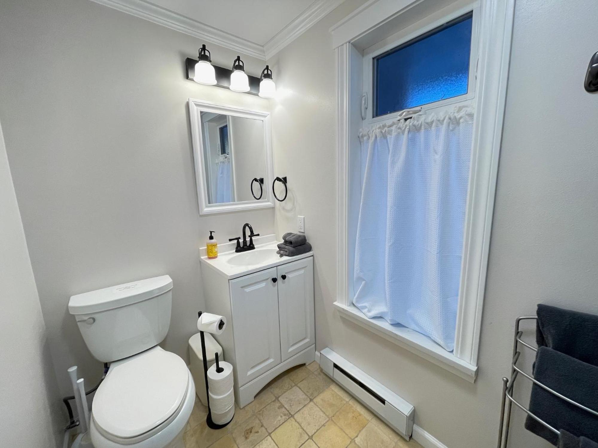Puget Sound Chic Romantic Cottage With Private Beach Access & Gated Entry Port Ludlow Eksteriør billede